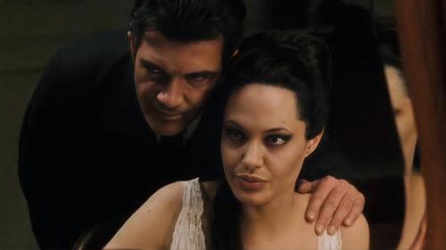 安吉丽娜茱莉R级视频,禁忌之恋的激情火花